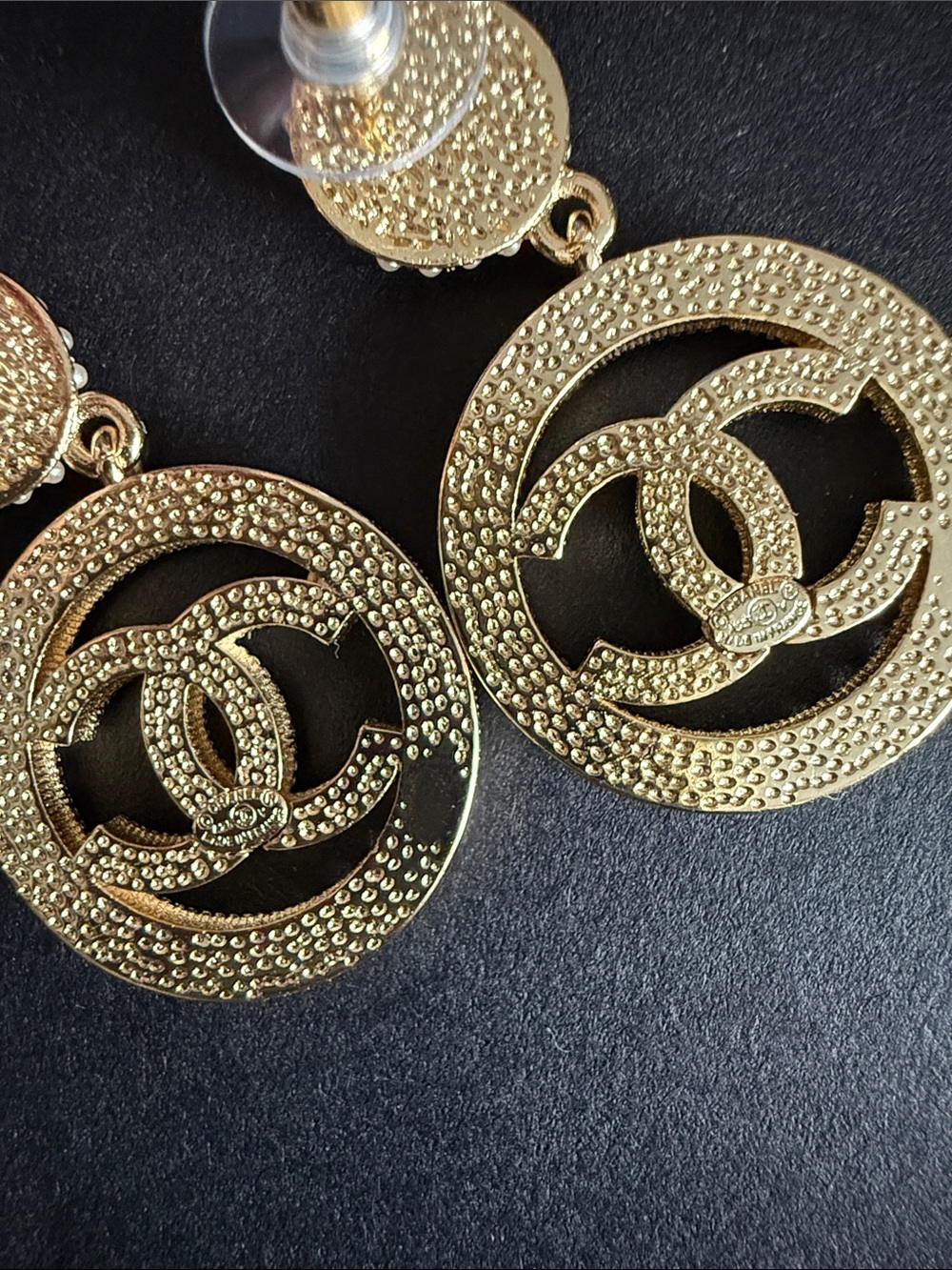 Chanel Gold-Tone Pearl CC Drop Earrings - Picture 4 of 5